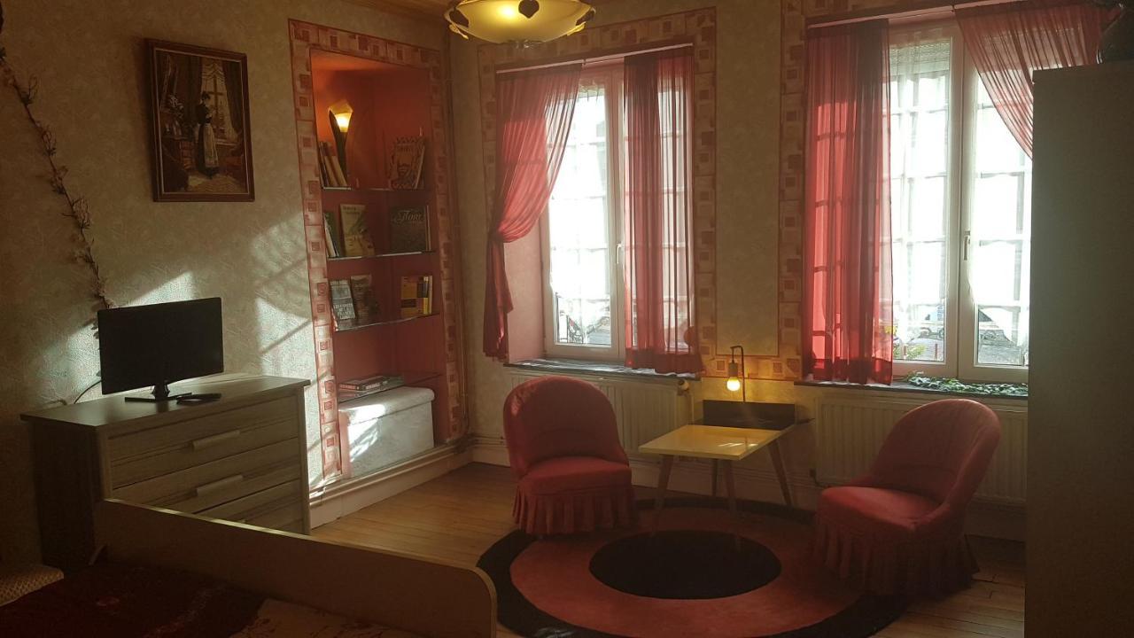 Le Point Du Jour Bed & Breakfast Revin  Екстериор снимка